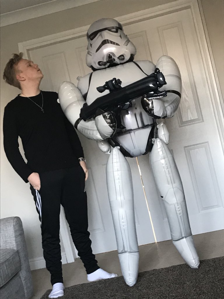 billsey85's tweet photo. That’s the last time I walk through the town with a life size balloon ! But .... all for my handsome son , happy 17 th, ❤️#sillycomments #Embarrassed https://t.co/5AsWUEilvu