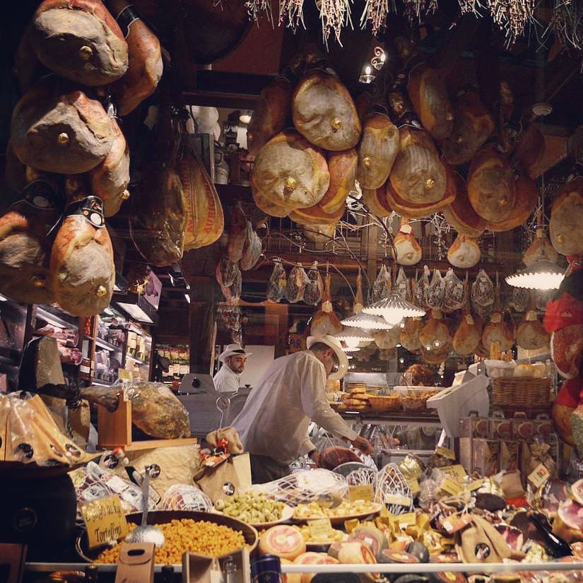 ERTourism's tweet photo. • Such anche holy cave •
The good #FoodValley's food is passion, tradition and unconditional love for the authentic cooking of our grandmas ❤🍴 
pH. @fabiola_tinelli #inEmiliaRomagna https://t.co/cUAUSbzLoQ