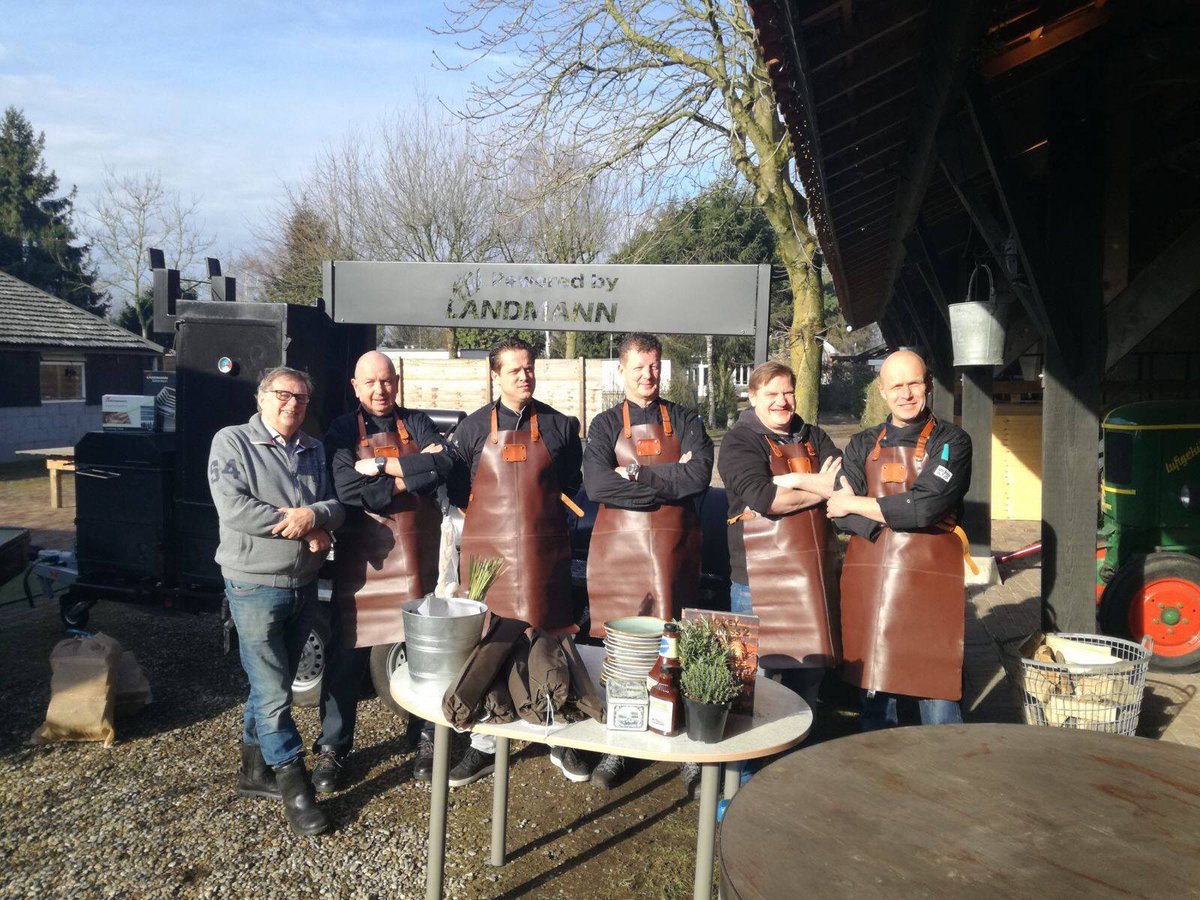 KeboNL's tweet photo. Gisteren zijn wij van start gegaan met de @praxis - #Landmann #BBQ experience dagen. Tijdens deze dagen krijgen de medewerkers van #Praxis een BBQ demonstratie en een kook-workshop #Outdoor #Cooking. https://t.co/FeDHR6OaeX