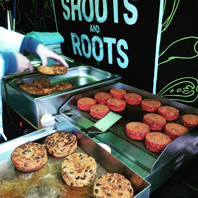 LunchtimeMarket's tweet image. Today's appetite enhancers are brought to you by
@HowBaoNow_Eire @ #SpencerDock @shootsroots &amp;amp; @PastaBoxHQ @EastPointDublin &amp;amp; @jarudublin @WaterwayICentre &amp;amp; @EastPointDublin