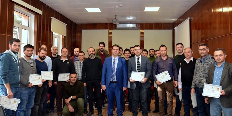 dijitalkamu's tweet photo. Kamudaki #Bilgiİşlem personellerine #Pardus eğitimi
https://t.co/dQZ1CyUqxc https://t.co/KdoVZX1klx