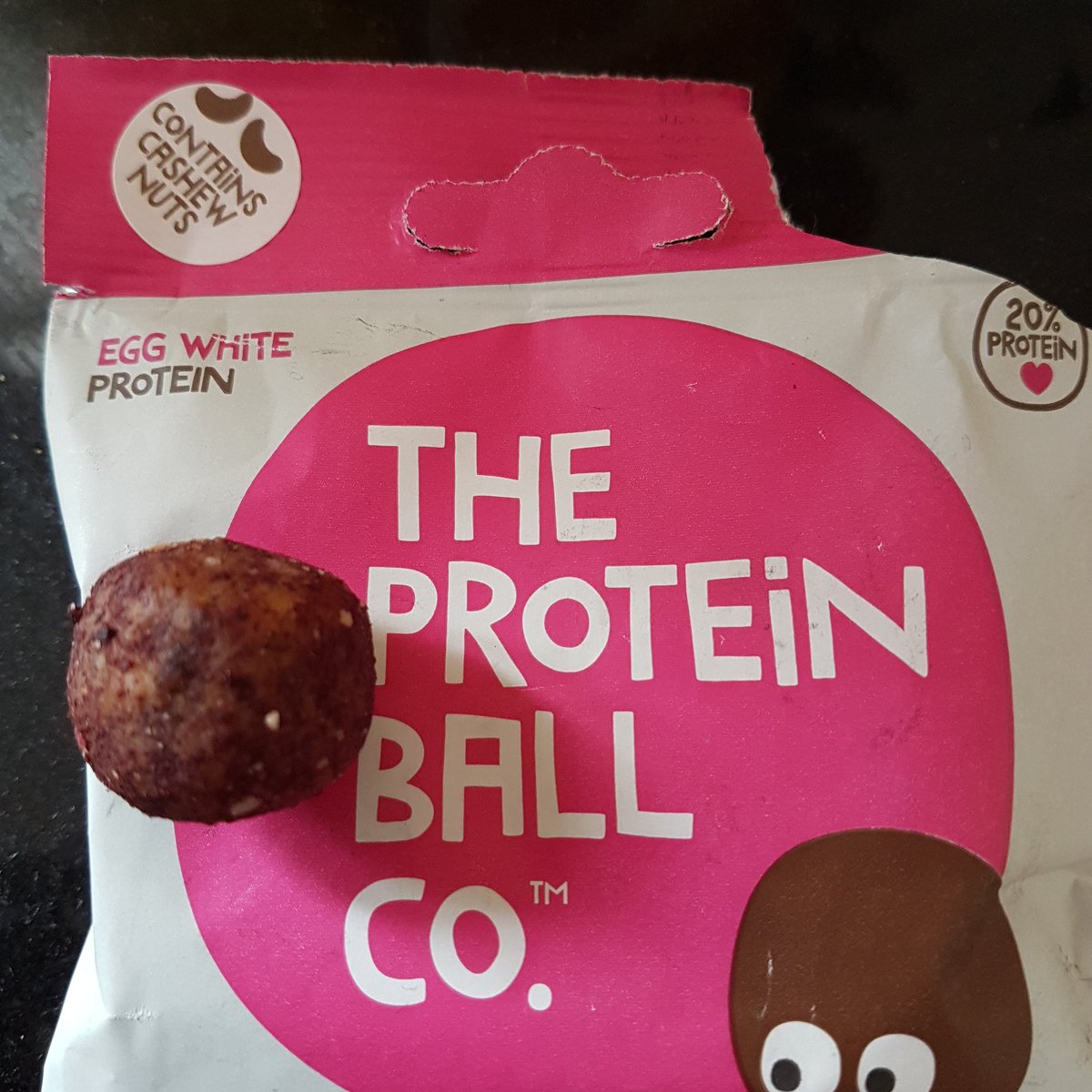 Nelc03's tweet image. 4 mile run done! This is the perfect snack to have post run (perfect for me anyway!) Little packet of heaven!  Tasty, not crumbly and all natural
@theproteinballco #exercise #running #postrunning #healthy #snacking #glutenfree #vegetarian #wheatfree #allnatural @degustabox_uk