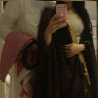 طفله على حس رجال مدللّها.. 
يقطف لها اللي كفها ماتطوله..

#شعر #شطر #رمزيات