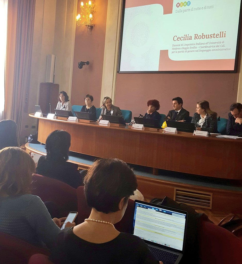 MIsocialTW's tweet photo. #8marzo @cec_robustelli "Linee guida MIUR per l'uso del genere nel linguaggio amministrativo non suggeriscono uno stravolgimento della lingua italiana, sono frutto di un lungo studio". https://t.co/bxH1mfMluH