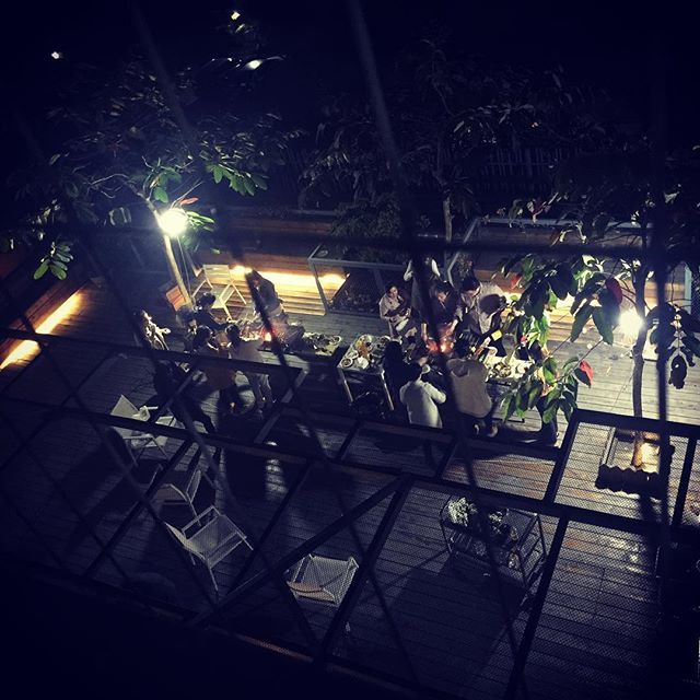 yaotk's tweet photo. 世界在热闹什么 #tweet https://t.co/QEocpmEb3t https://t.co/dhKSRAzgy0