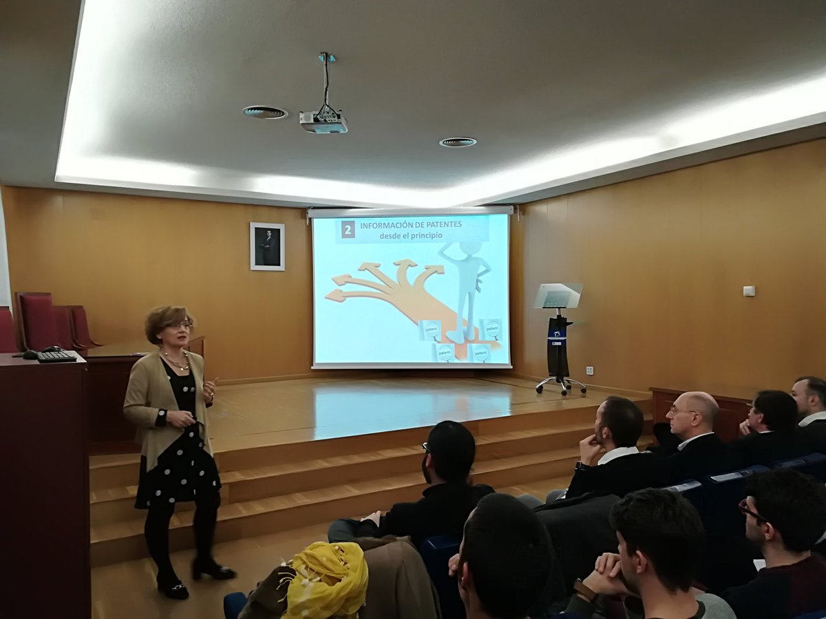OTRIUGR's tweet photo. Agradecemos a la Decana de la @fcienciasugr la colaboración en la organización del seminario de #patentes, a la @OEPM_es y @IDEAJunta, y especialmente, a los casi 50 investigador@s asistentes. https://t.co/iMfImVOCX0