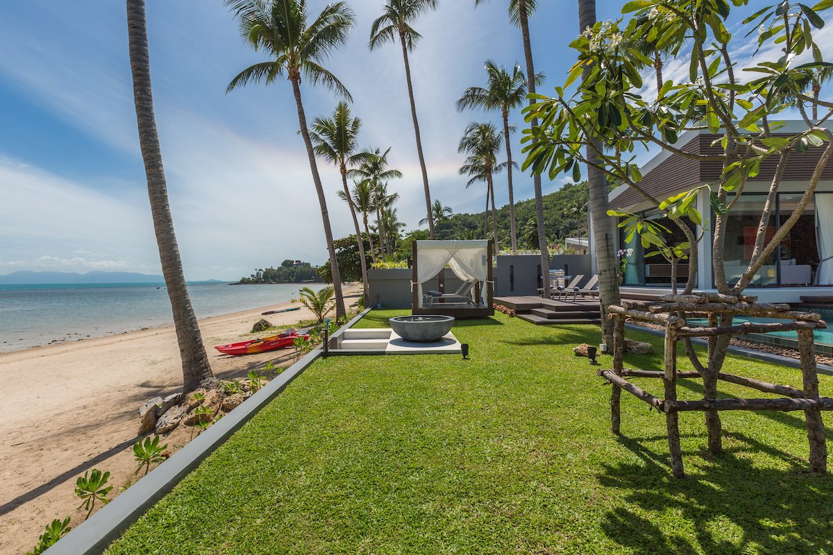 Heavenrentals's tweet photo. Check-out our New High-end #Beachfront 5BR villa in #KohSamui Perfect for #Families and Groups of #Friends ~ Book Now: https://t.co/lrbYe3Vzgy #luxuryvilla #boutiquehotel #luxurytravel #villarentals #travel #lifestyle #thailand #holidayrental #hotels #designvilla #beachvilla https://t.co/XvaV77THfM
