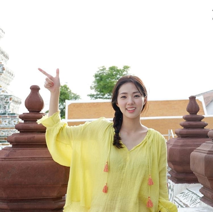 iconickdramas's tweet image. the yellow girl 😆