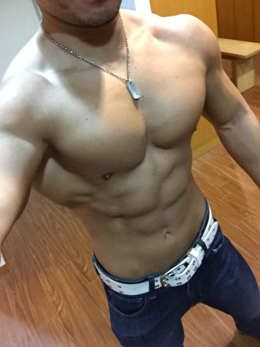 ヤス 9 20オールジャパン6位でした On Twitter 脚トレ終了 って画像貼れる下半身が早く欲しいぜ笑笑 まあ 地道にがんばりまーす 今日は脚だけで上半身はオフにした だって右肘痛いもん 筋トレ チキンレッグ ダイエットwithジョン