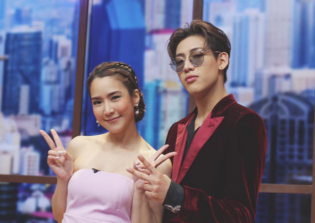 awesomeanna__'s tweet image. รูปแรกที่พี่จั๊กจั่นลงในไอจีเกี่ยวกับ GOT7 คือรูปที่ถ่ายคู่แบม ในรายการห้องข่าวบันเทิง ตัดภาพมาที่รูปล่าสุดของพี่เขา... ยินดีต้อนรับเข้าสู่โลกแห่งความไร้สติค่าาาาาาา~! 🐥💚

#GOT7 #IGOT7 #BamBam #อากาเซจั๊ก