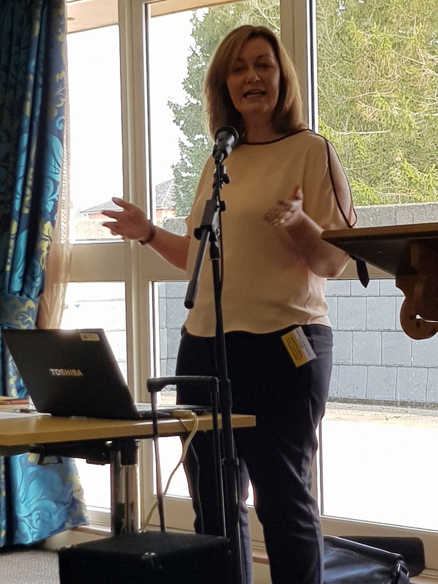 SarahMesoWales's tweet photo. Occupational Therapist Carol-Anne Davies @HywelDdaHB highlighting the positive outcomes of pulmonary rehabilitation in palliative care for all non curative lung conditions #PalliativeCare excellent talk #Lungcancer https://t.co/gkMPYM3rHA
