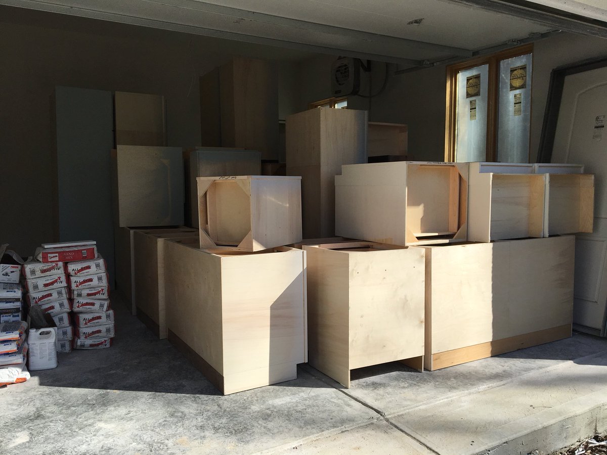 ChateauKitchens's tweet photo. These fully custom, Chateau Elite cabinets are coming in hot! Received last week, and install is underway. #designershannon #kitchen #bath #home #remodeling https://t.co/dlUw9OCOCx
