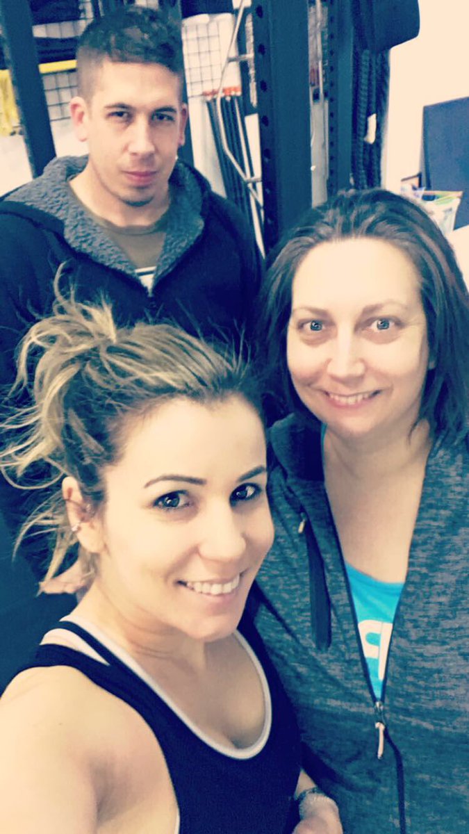 AnaAlmeida1985's tweet photo. Another great morning with @RyanManimal!! Love these two💪🏻 #manimaltraining https://t.co/9mJ87BWYtl