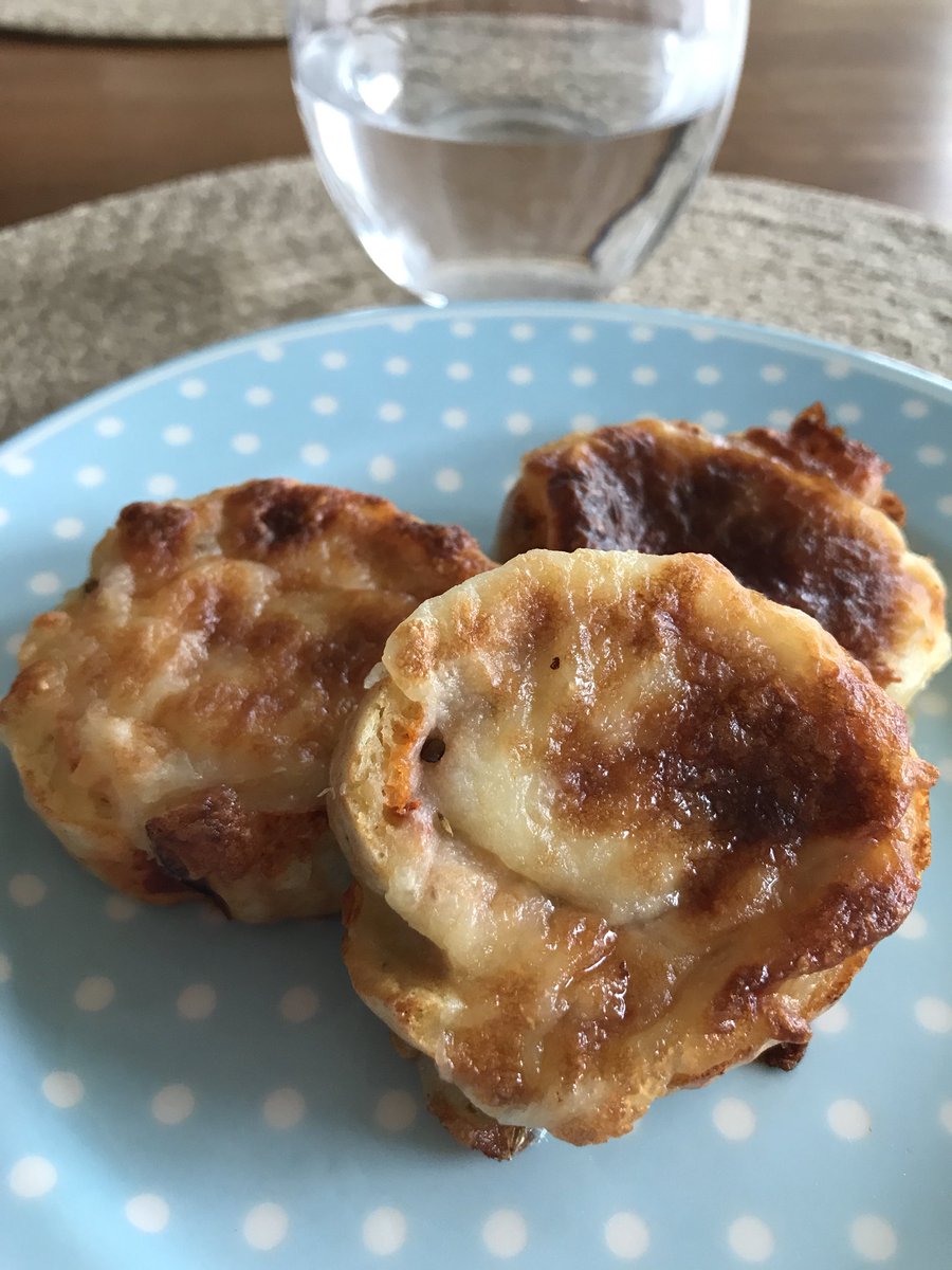 AnitaStridh's tweet photo. Pizza buns for lunch #lunch #pizzabuns #pizzabullar #lowcarb #lchf #keto #glutenfria #glutenfree https://t.co/MX2iEk5iOI