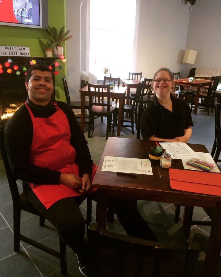 theroberoom's tweet photo. Alex and Claire are busy polishing up on their food theory this morning. Let them put theory into practice by popping in to the cafe and supporting us
#includeusinyourday #nottslife #cafelife #foodtheory #ng1 #pulpfriction #fairshare https://t.co/a59Euxy0Ht