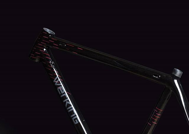 werkingcycle's tweet photo. Lines, tone on tone 
Custom painted

#werkingcycles #werkingcycle #roadcycling #roadbike #bikeporn #handcrafted #madeinitaly #enve #chrisking #fahrrad #bespoked #nahbs #shimano #campagnolo #cyclinglife #cyclingpics #cycling https://t.co/Grc5e12B8D https://t.co/OKhD1CqqIv