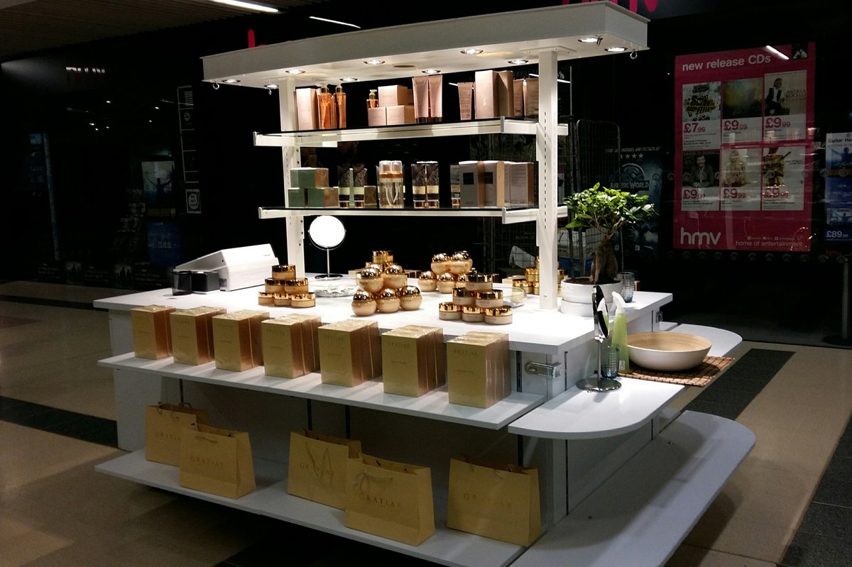 POPRetailUK's tweet photo. Easter Pop-Up Kiosk Opportunities - we place mobile kiosks in shopping centres at seasonal periods throughout the year including Easter. Get in touch with our expert team to find out more. https://t.co/EHMFrOOO42 #shoppingmalls #retailkiosk #popretail #retail #Easter https://t.co/WkuM0H347f