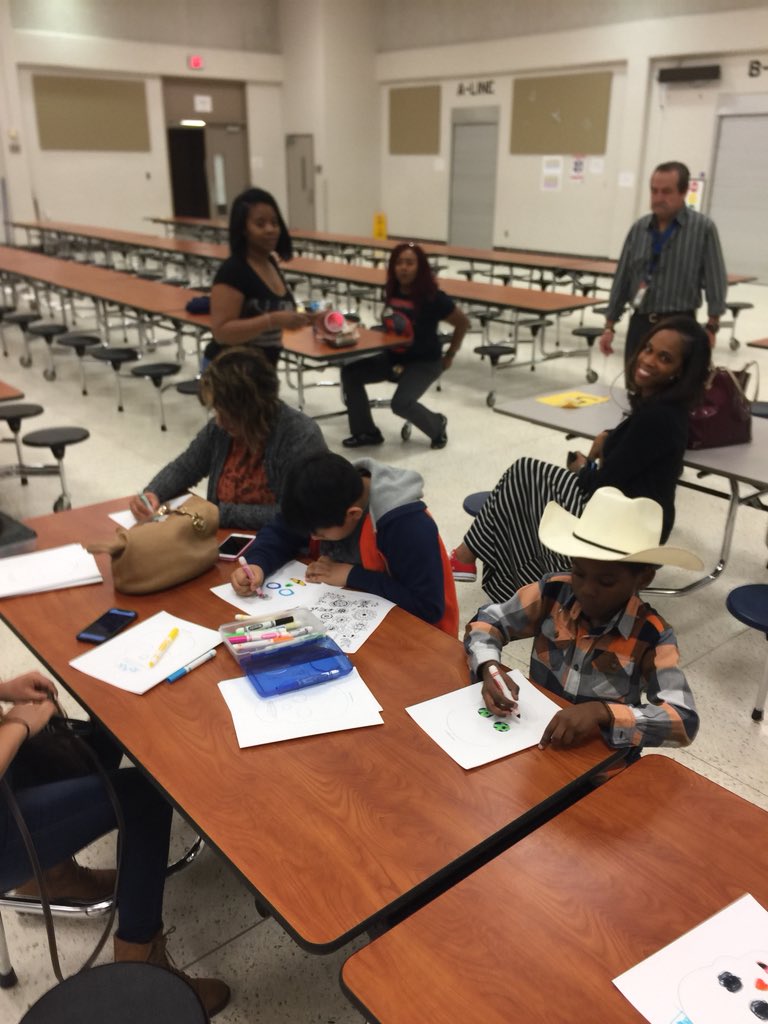 AliefMS_ASP's tweet image. Creating sugar skulls before the movie starts! @alief_middle @AliefISD_ASP #Coco #wegottalent