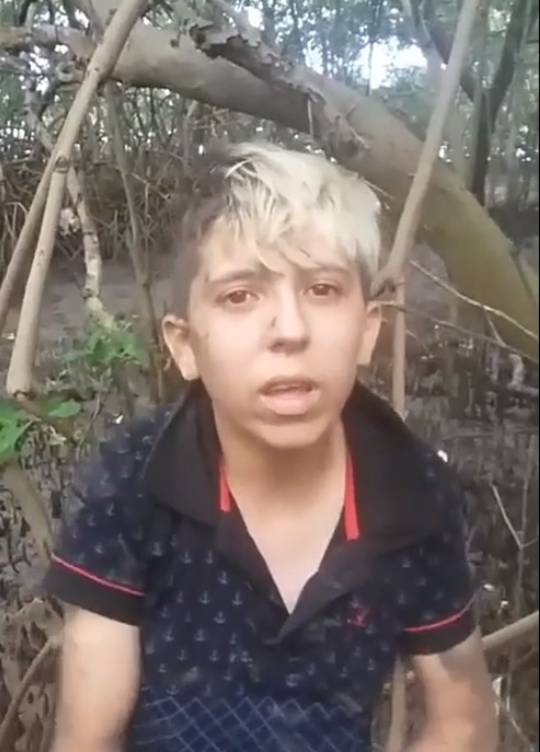 の 少年 歳 14 動画 ディーラー IS(イスラム国)が14歳少年を拷問している動画 両手を縛って天井から吊る