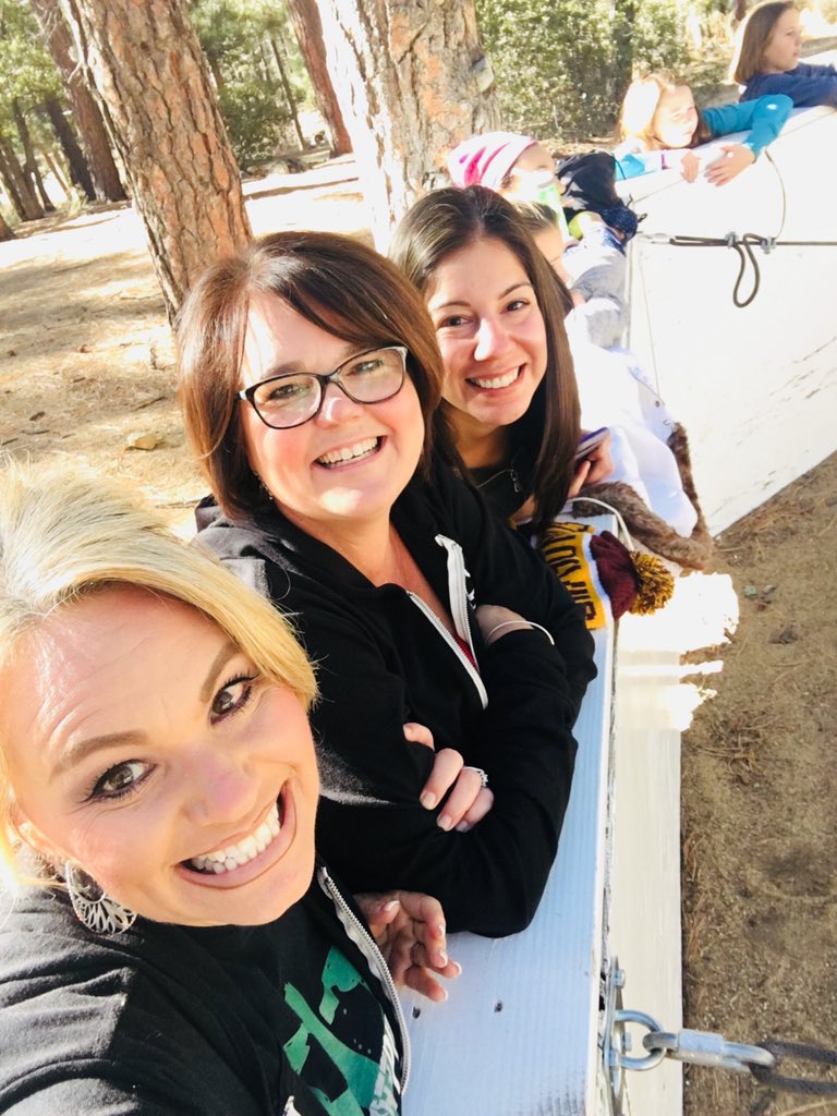 asheyvickers's tweet photo. Love my team!! 5th grade Highland Lakes! @PrescottPines @DVUSD https://t.co/qXlyeakSx2