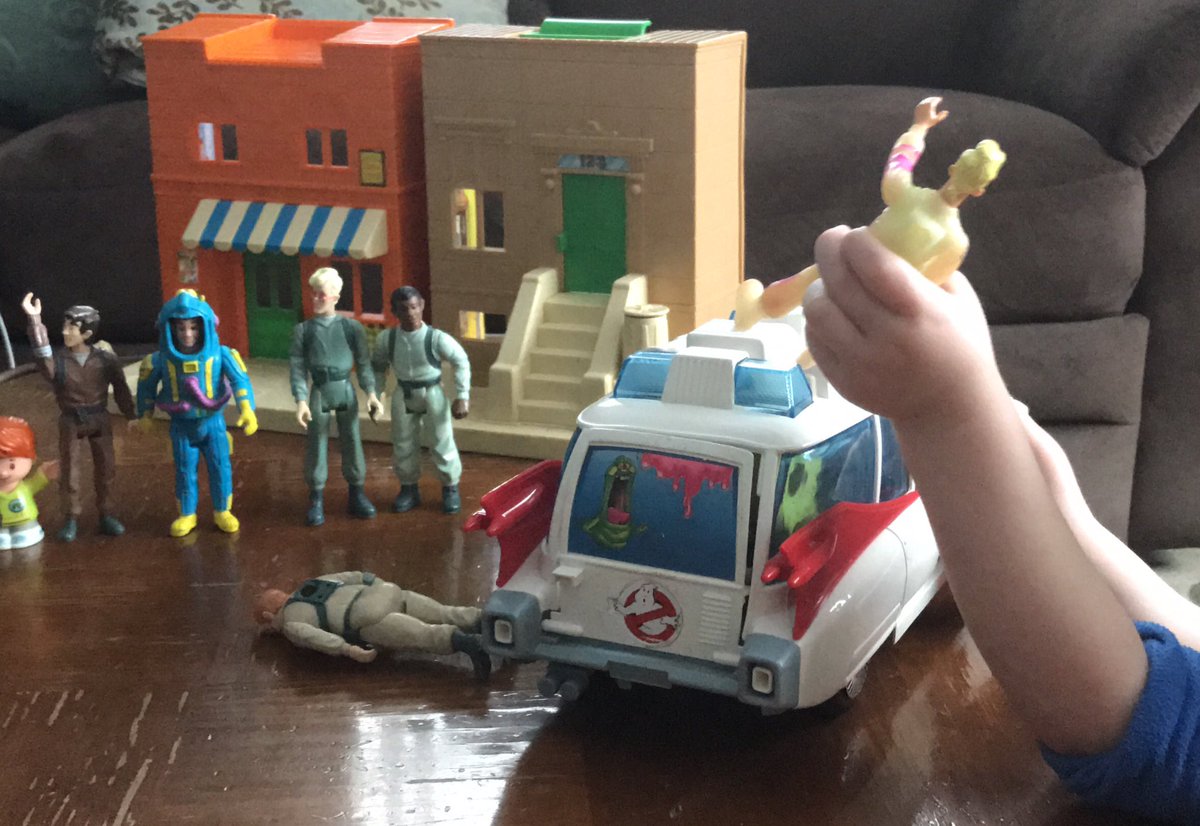JeffreyShreck's tweet photo. We will always remember that special snow day when the #Ghostbusters saved everyone on Sesame Street
πβοΈβοΈπ«π»π
#CanYouTellMeHowToGetTo @sesamestreet
#WhoYouGonnaCall @Ghostbusters https://t.co/QvVcdEJ2x3