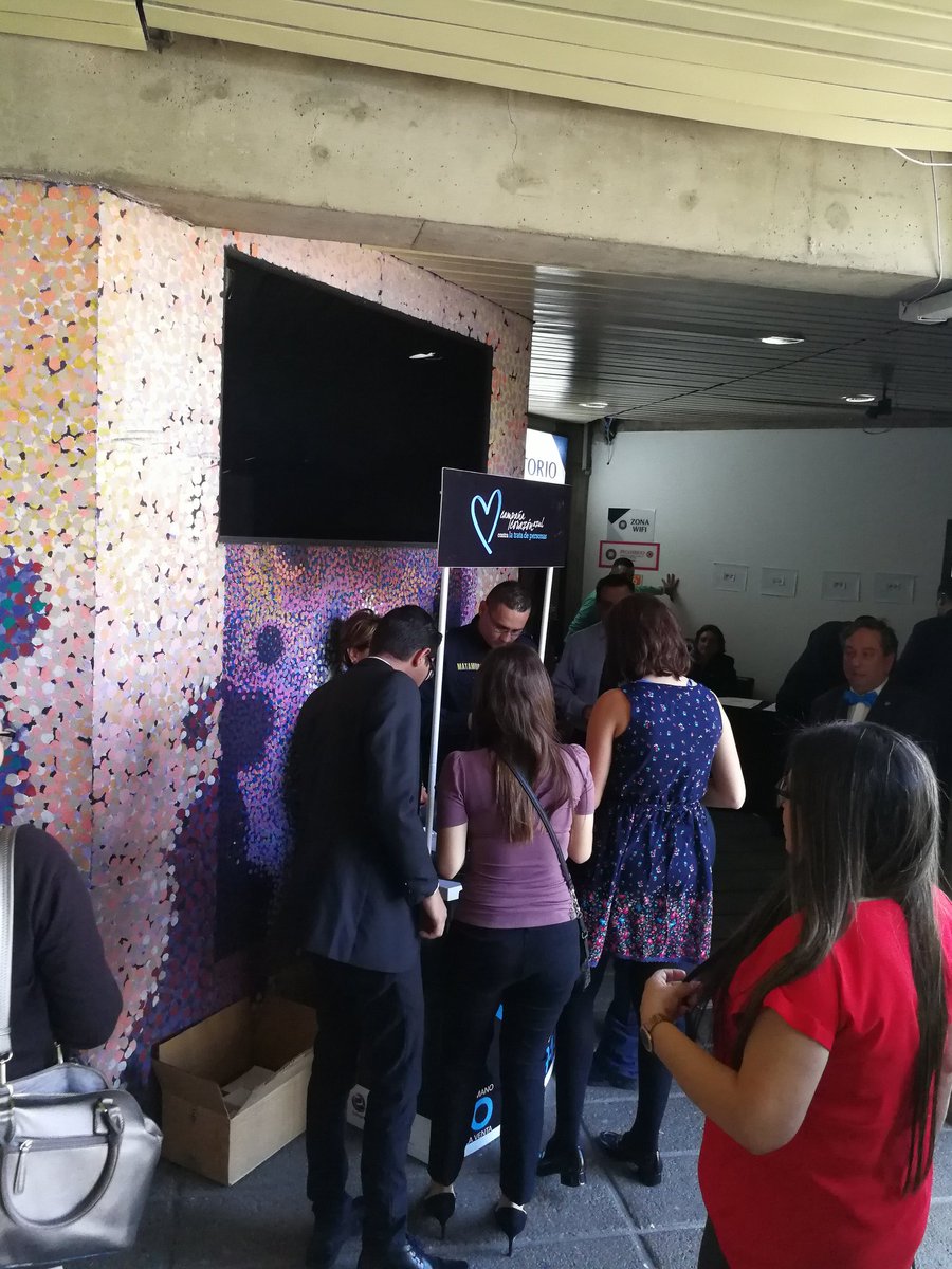 conatt's tweet photo. Campaña Corazón Azul Contra la Trata de Personas presente en actividad promovida por Sala de Casación Penal en el Colegio de Abogados y Abogadas de Costa Rica. https://t.co/3ViKPIW7hS