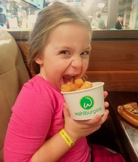 Because happy kids mean happy parents! #madewithlove #smahlburgs #wahlfamily #tatertots