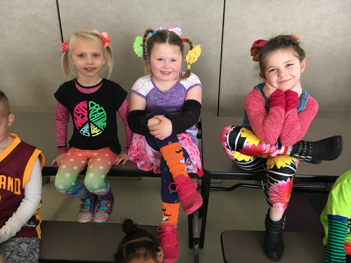 JoleneReese17's tweet photo. Wacky Wednesday is pretty Wacky in Room 112! https://t.co/UHa9mxWctC