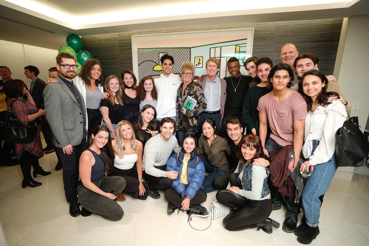 CTuchman's tweet photo. @DegrassiPod 

Degrassi just had a reunion over the release of Stephen Stohn's new book and I can't even...except you won't hardly recognize anyone on the right side, but that's okay. https://t.co/lp1PSrB1Fe