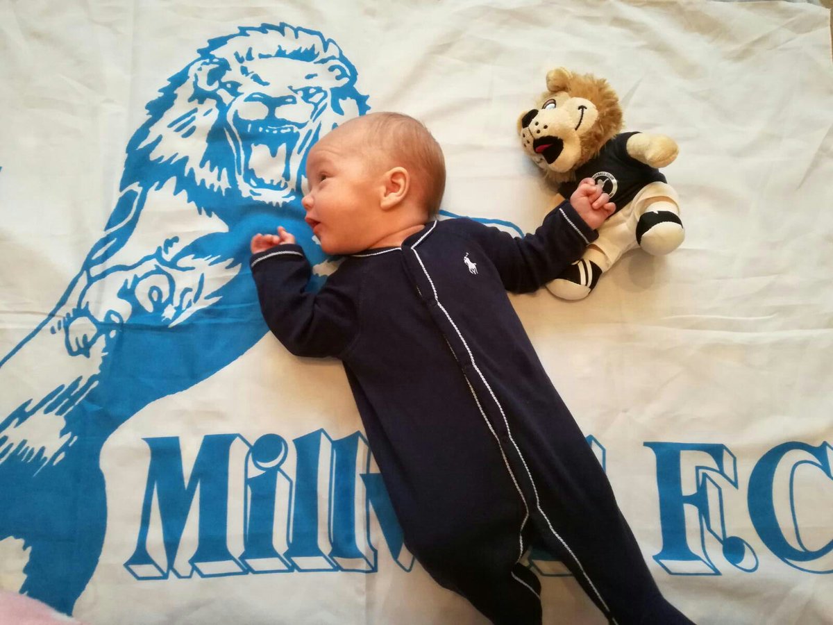 My boy jack celebrating 10 games unbeaten!! He hasn't seen them lose a league game yet... miiiiiii 🦁💙🦁💙🦁💙🦁💙 <a href="/MillwallFC/">Millwall FC</a> <a href="/tooshs1988/">Toosh S</a>