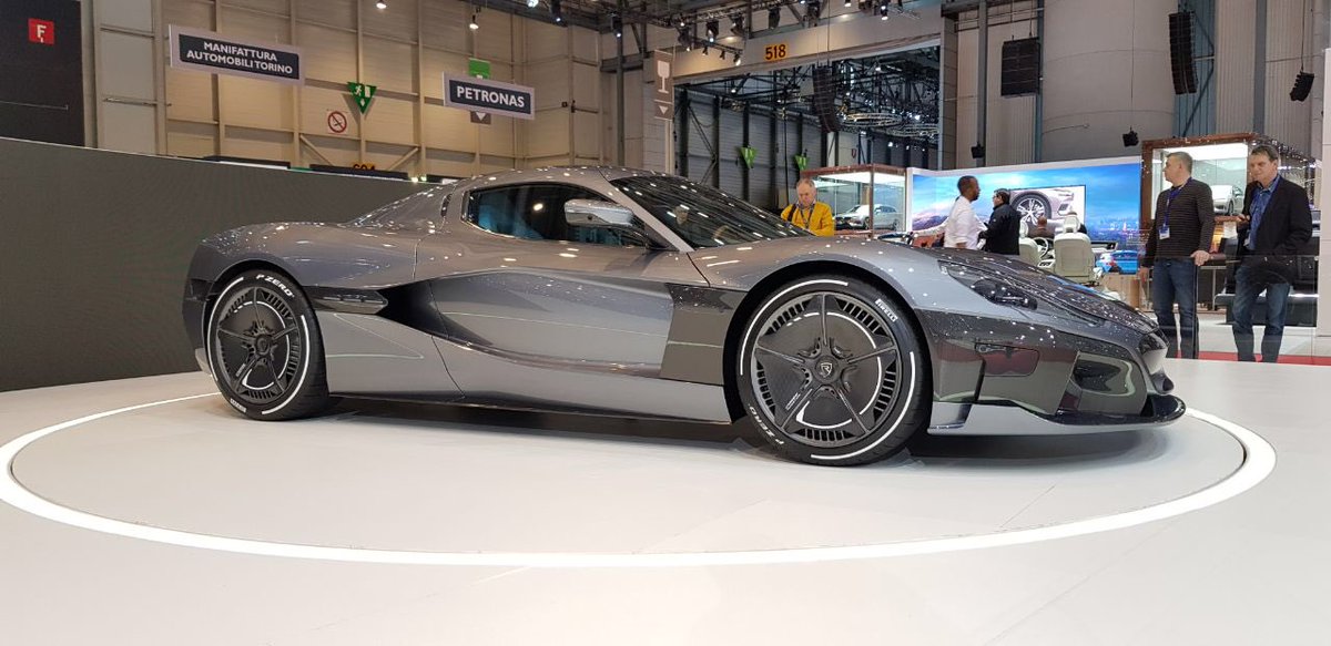 AutosyMas's tweet photo. #AutosyMasEnGinebra
#ConceptTwo de RIMAC
Esta marca croata presentó un súperdeportivo eléctrico, que tiene 1,914 hp y va de 0 a 60 mph en 1.85 segundos, solo se frabricarán 150 unidades. 
#GenevaMotorShow
@AutomobiliRimac https://t.co/2vEyTAPJbS