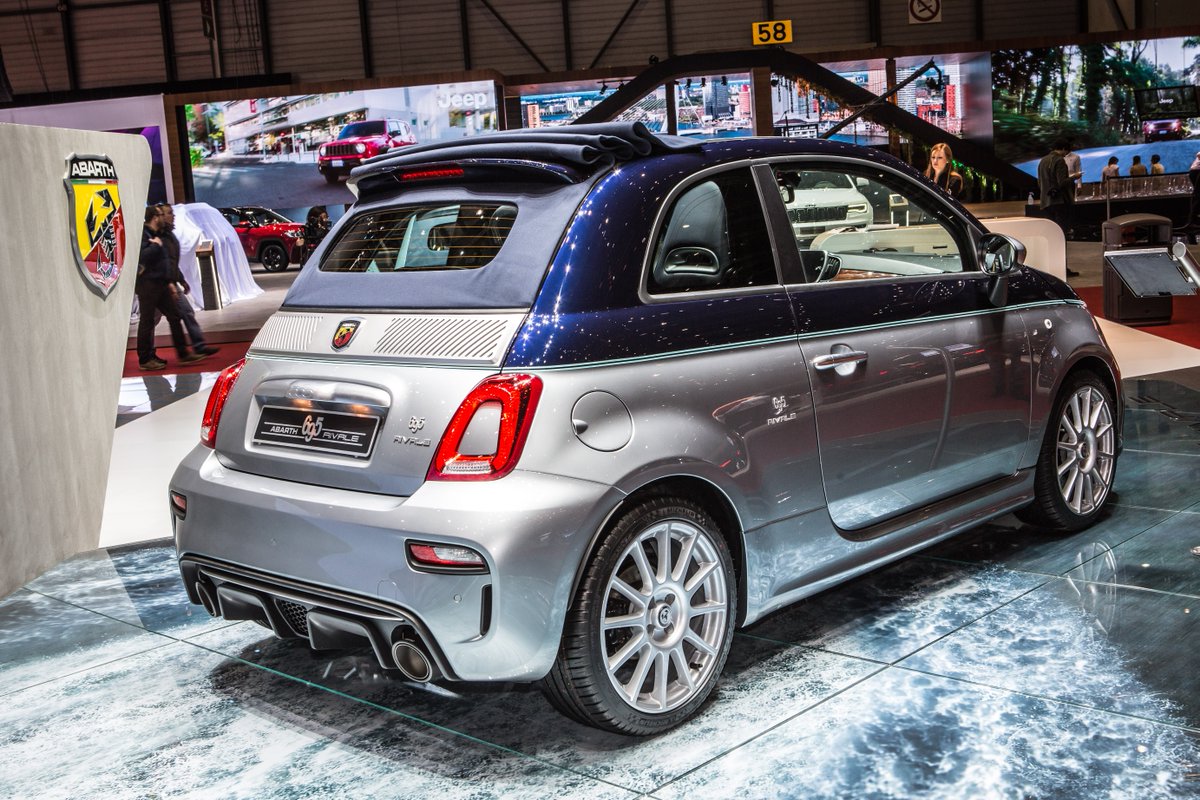 AbarthSchweiz's tweet image. Elegance is the perfect combination of components. The details that make the Abarth 695 Rivale the ultimate, classy, performance car, stand out under the Geneva spotlight. 

#Abarth695Rivale #GimsSwiss