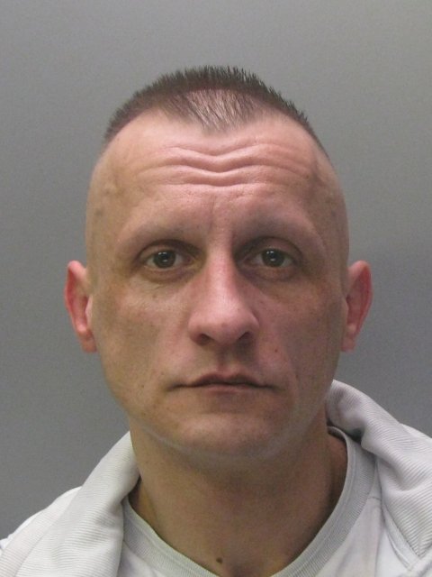 FenCops's tweet photo. A man who repeatedly raped a woman at knifepoint has been jailed for 10 years.
Dariusz Giemza, 38, forced his victim to have sex with him on several occasions by holding a knife to her child’s throat threatening to ‘cut his head off.’
https://t.co/B1JLiHumsJ https://t.co/g4hhz5l6sW