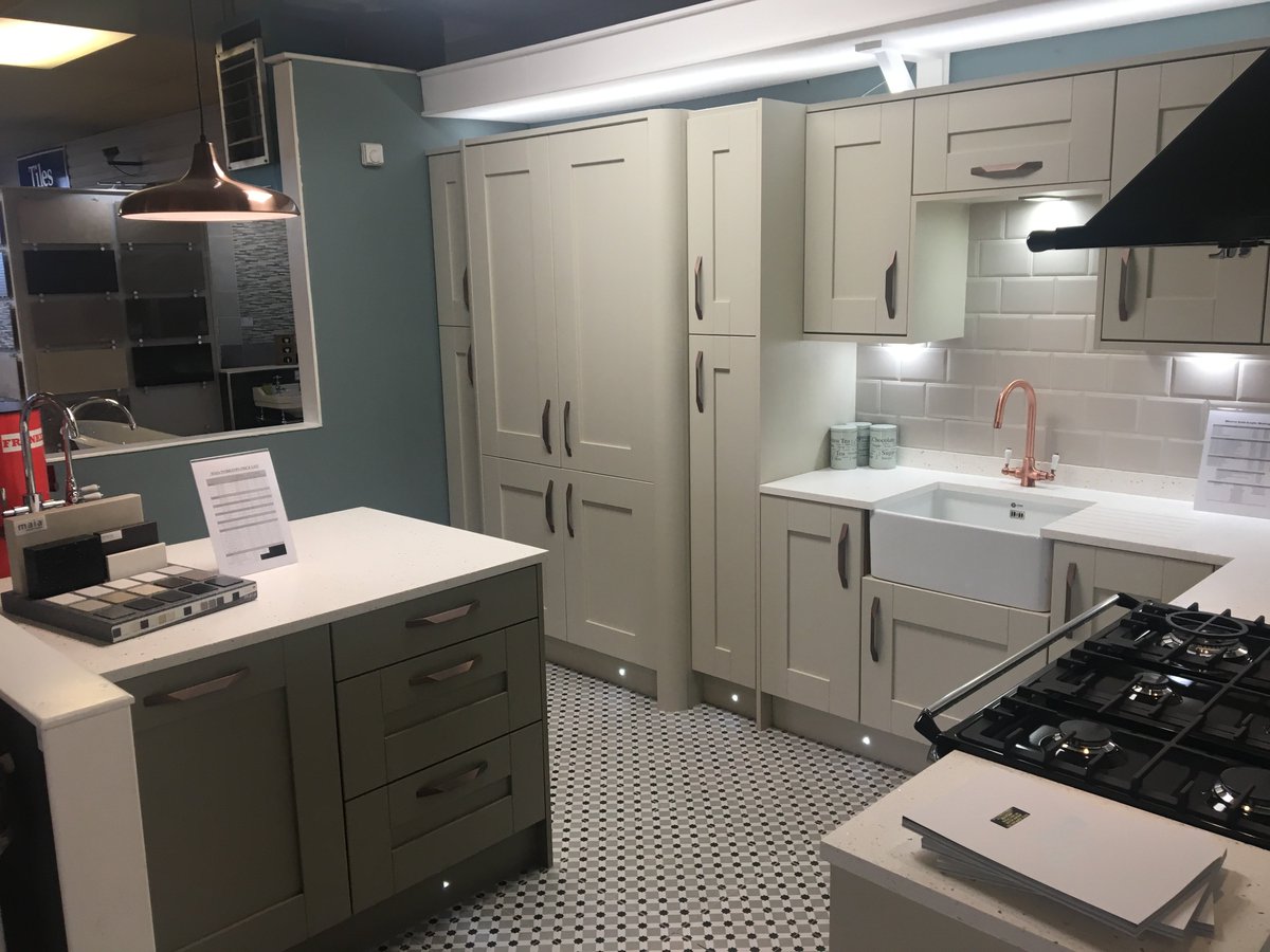 LochAnnaKitchen's tweet photo. Some new LochAnna displays that have recently been installed in PHS Supplies in Wrexham. They look absolutely stunning! We especially LOVE the Georgian Sapphire island - blue is most definitely in! 😍
#kitchenlove #kitchenstyle #kitchendesign #newstyle #kitcheninspo #kitchens https://t.co/wpqccCgwno