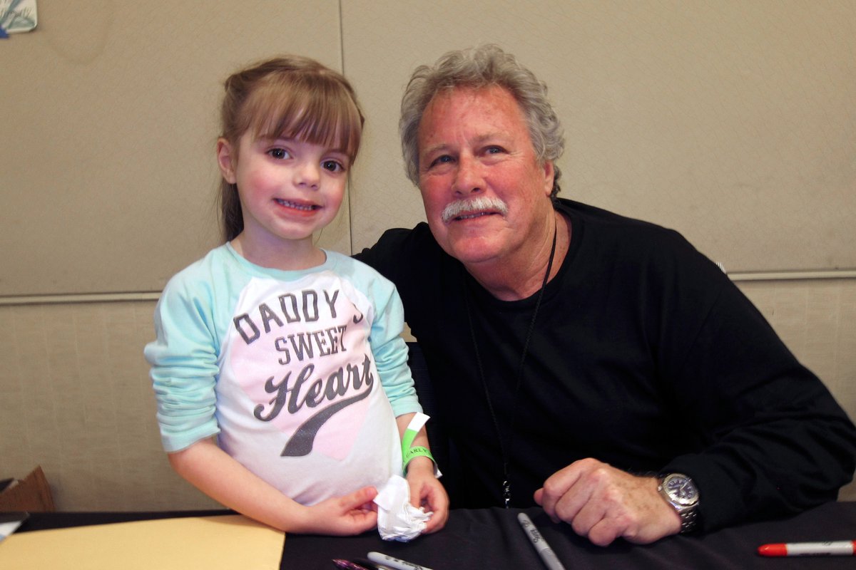 Paul_J_Coyne's tweet photo. Happy birthday #JohnHeard (RIP) known as dad in #HomeAlone & my girl's fave #HomeAlone2. Great career. Film: #TripToBountiful #Big #AfterHours #HeavenHelpUs #Awakenings #CatPeople #Oscar-worthy in #CuttersWay & BEST Boston film, #BetweenTheLines TV: #KateAndAllie #TheSopranos https://t.co/CPatlFDw9v