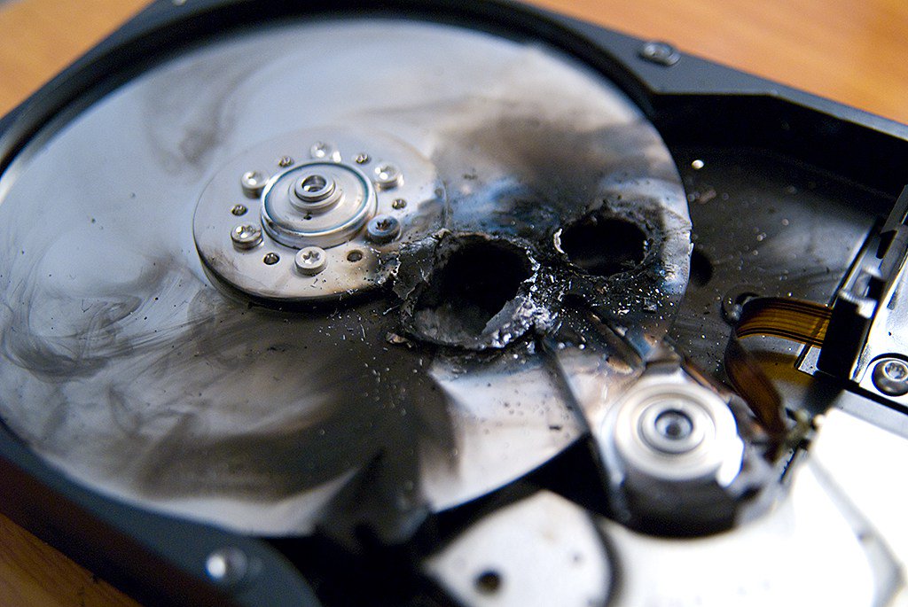 LegitMusician's tweet image. I can't stress this lesson hard enough. Back up your data before it is too late. Your music files should be treated like gold because they are to you. #backup #harddrivecrash #musicfiles #badthingshappen thelegitmusician.com/2016/03/06/are…