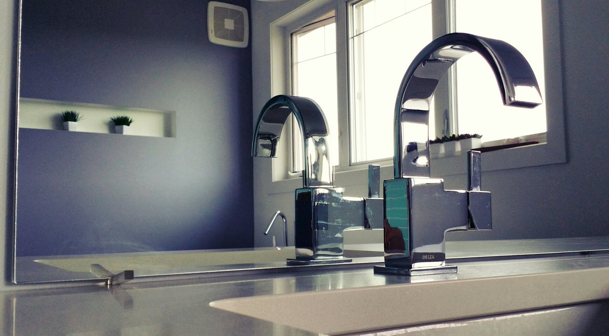 CGW2016's tweet photo. We offer custom mirrors cut to size ~ #ThinkCentralGlassWorks 🛁
•
•
•
#Edmonton #SmallBiz #mirror #interiordesign #HomeDecor #CGW https://t.co/O2ihzkzydQ