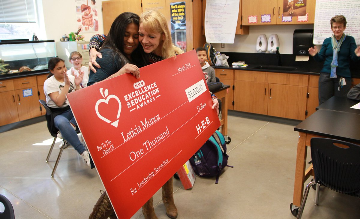 pfisd's tweet photo. Educator Leticia Munoz of @ParkCrestPumas  has been selected as a finalist for this year’s H-E-B Excellence in Education Awards! Photos:  
https://t.co/dnDxhh4GW0 #ExcellenceInEducation #NoLimits https://t.co/4HZN8mxK4M