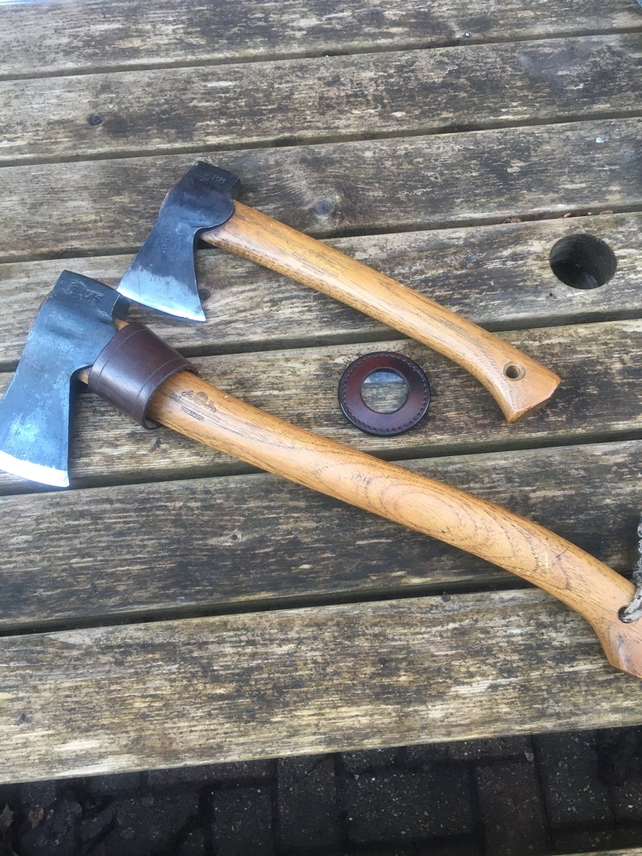 Basha1972's tweet photo. Whilst in Cornwall last week I picked up my new bits of leather-craft from @Tommyjm9 go check out his online store, excellent workmanship PilgrimLeathercraft https://t.co/z4dqRrpYeK #Axefrog #burninglense #leather #realskills https://t.co/p3eK0KvSqk