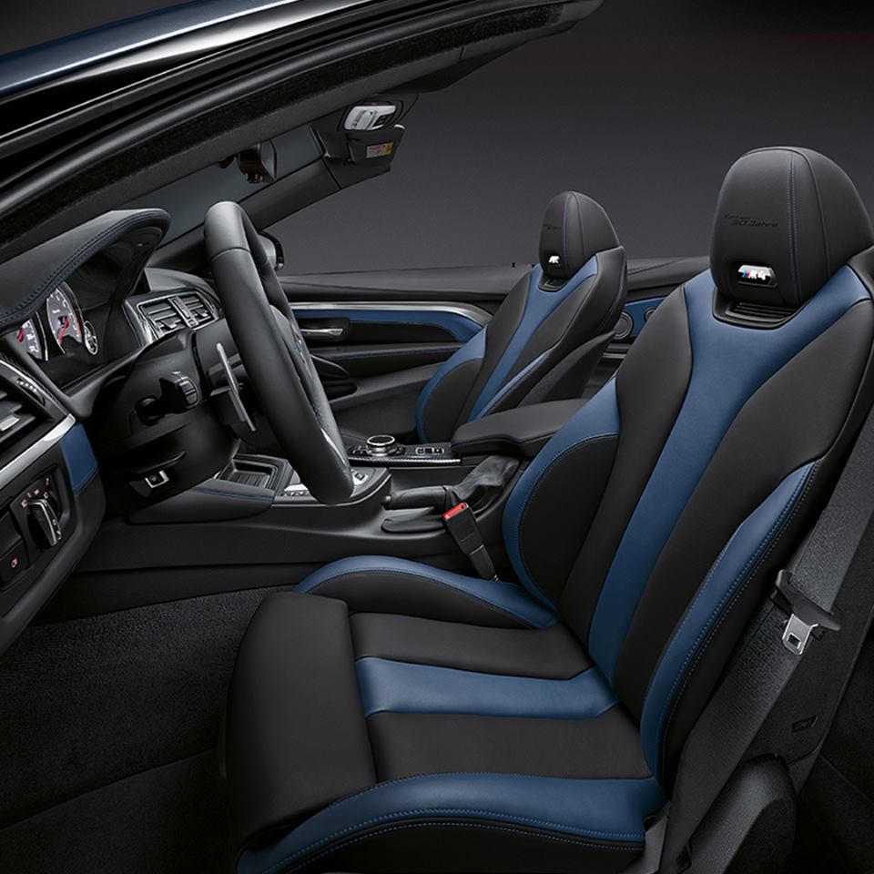 Wolves_BMW's tweet image. Celebrating 30 years of high performance, open-top driving. The BMW M4 Convertible Edition 30 Jahre. Only 30 available in the UK.  bmw.uk/dpre9r