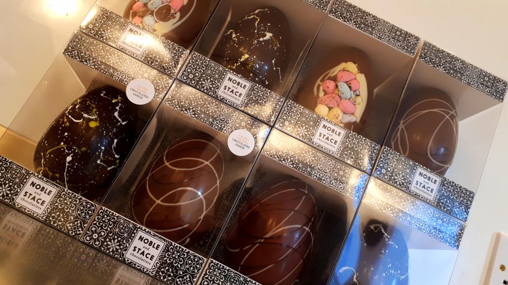 These eggy delights are heading to <a href="/charlies_farm/">Charlie's Farm Shop</a> on Friday...Easter Tablettes too! #handcrafted #easterchocolate