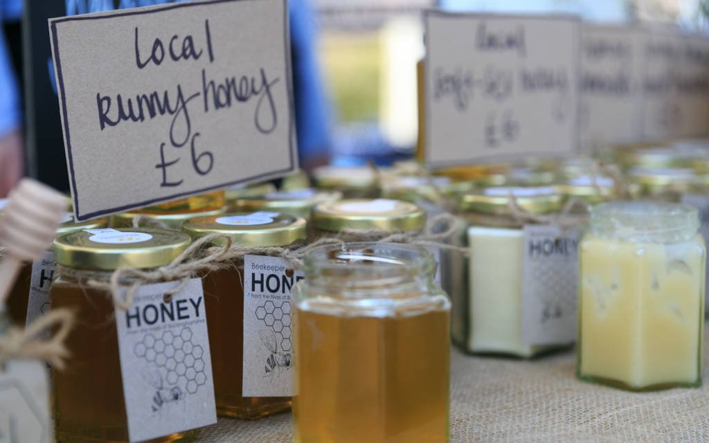 WaddesdonManor's tweet image. The Artisan Food Market is back this weekend! Join us from 10am-2pm to sample delights from #local producers ow.ly/wbZ730izqD6
