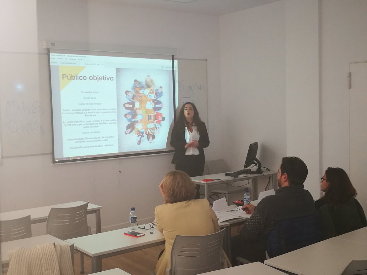 MSBarcelona's tweet photo. Ayer nuestros alumnos de BA3 @ECSBarcelona , realizaron la prueba del Gran Oral. Una prueba indispensable para la obtención del diploma de Bachelor, donde los estudiantes tuvieron que defender un caso ante un jurado, especializado en comunicación, publicidad y marketing https://t.co/aQeGPy9ALA