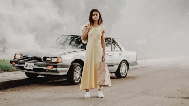 bchartsnet's tweet photo. Era 'Checkmate' de Selena Gomez ultrapassa 17 milhões em vendas (com streams) no mundo. https://t.co/SHMv45lyOg https://t.co/K3vQ5dBjIZ