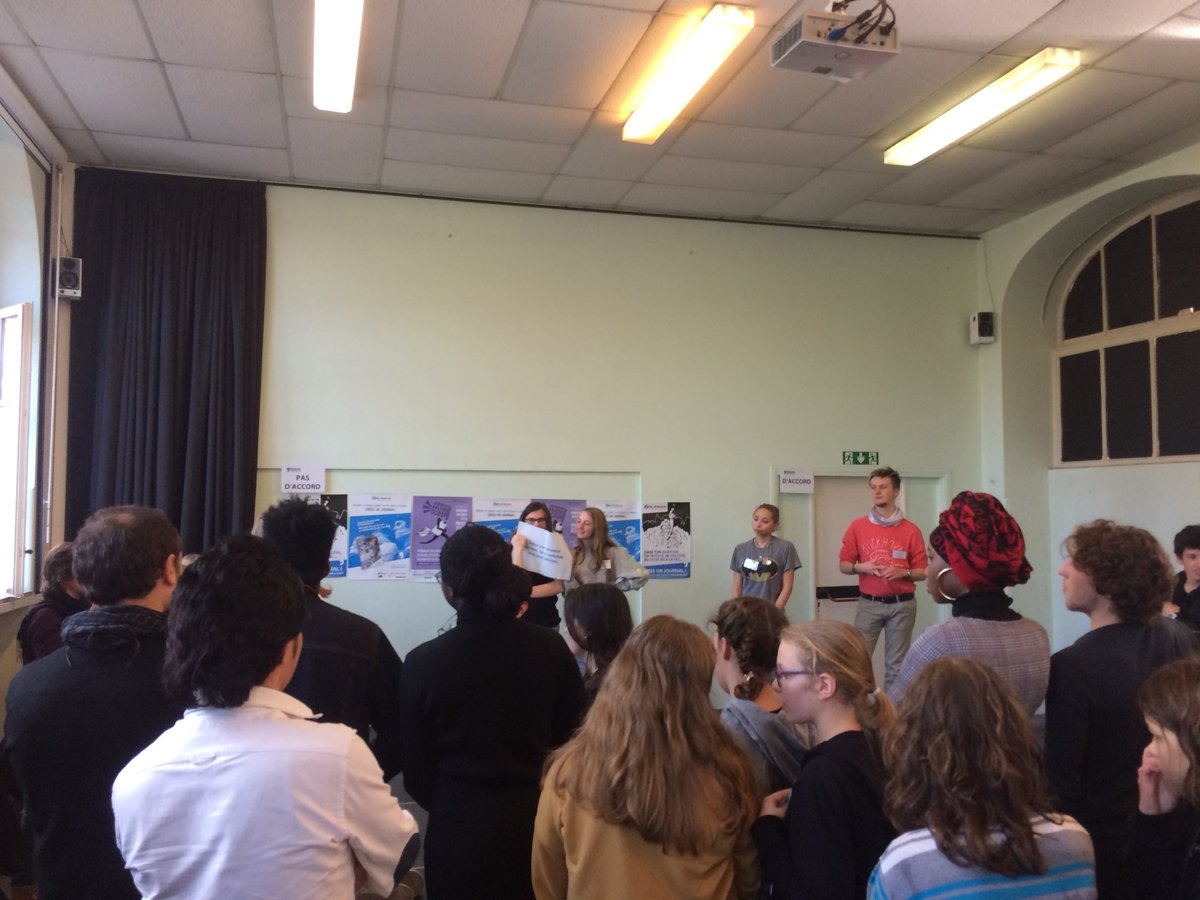 clemicreteil's tweet photo. Merci @asso_jetsdencre pour ces belles #R2J2 réunissant des journalistes jeunes de @AcCreteil @Academie_Paris @acversailles https://t.co/t6AhqqHNya