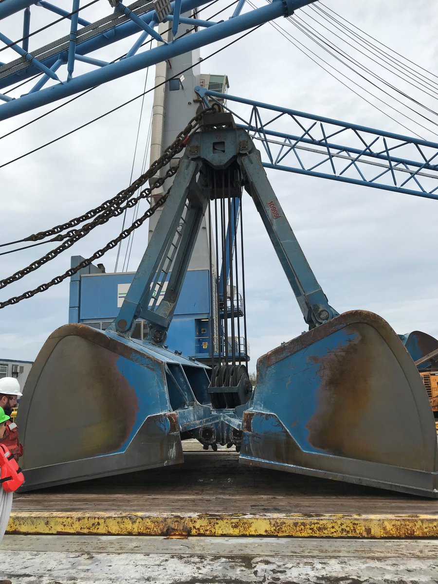 ADMAgriculture's tweet image. Some pics from #Gleadell sales director, Stuart Shand, of the ADM facility on the Mississippi River as part of the @cffertilisers New Orleans tour:
ADM facility for grain &amp;amp; fertiliser
2 gotwald cranes with 40t grabs 20t each way
ADM facilities stevedores load &amp;amp; unload 1mt a month