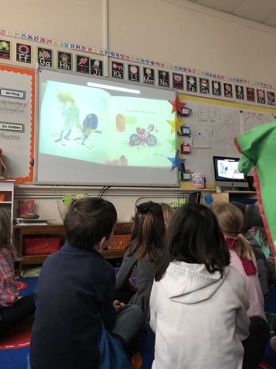 SequoyahElem's tweet image. It’s Go Golden Wednesday @sequoyah_elementary!  Today is the start of a new month focused on the process of learning and overcoming failures. Thank you, Ms. Brantley, for sharing your book with all the students! #thepowerofyet #gogolden #clearyourpath