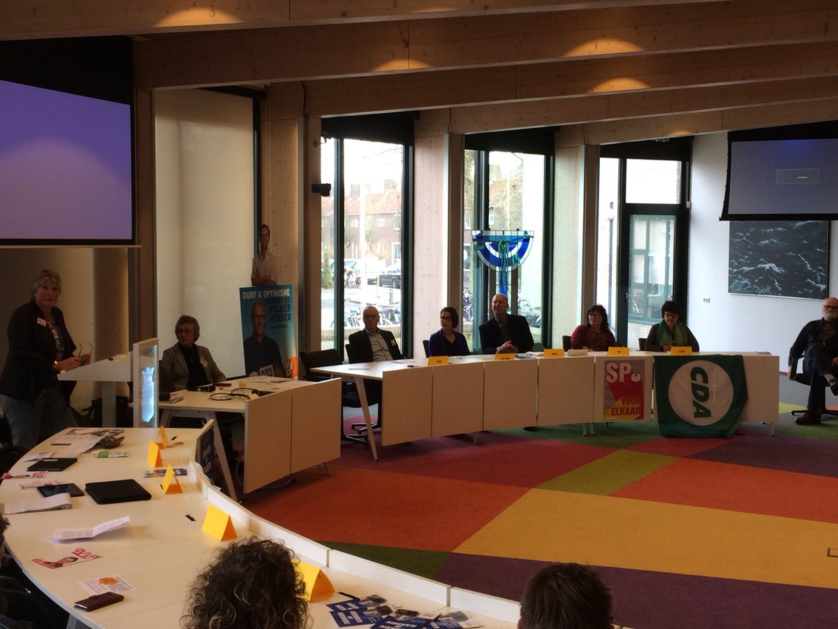 RaadNOP's tweet photo. De debatmiddag van de ouderenbonden PCOB, KBO, StABS is van start gegaan. Grote, zeer geïnteresseerde belangstelling! https://t.co/p7P1C2Mvrx