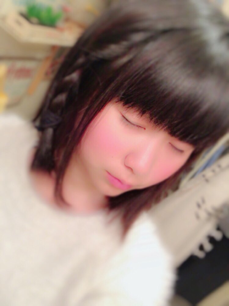 aimelochan_0929's tweet photo. こんな感じの髪型しようと思ってるんだけど似合うかな？((o(´｡> <｡｀)o)) https://t.co/j1Hnssvk3Y
