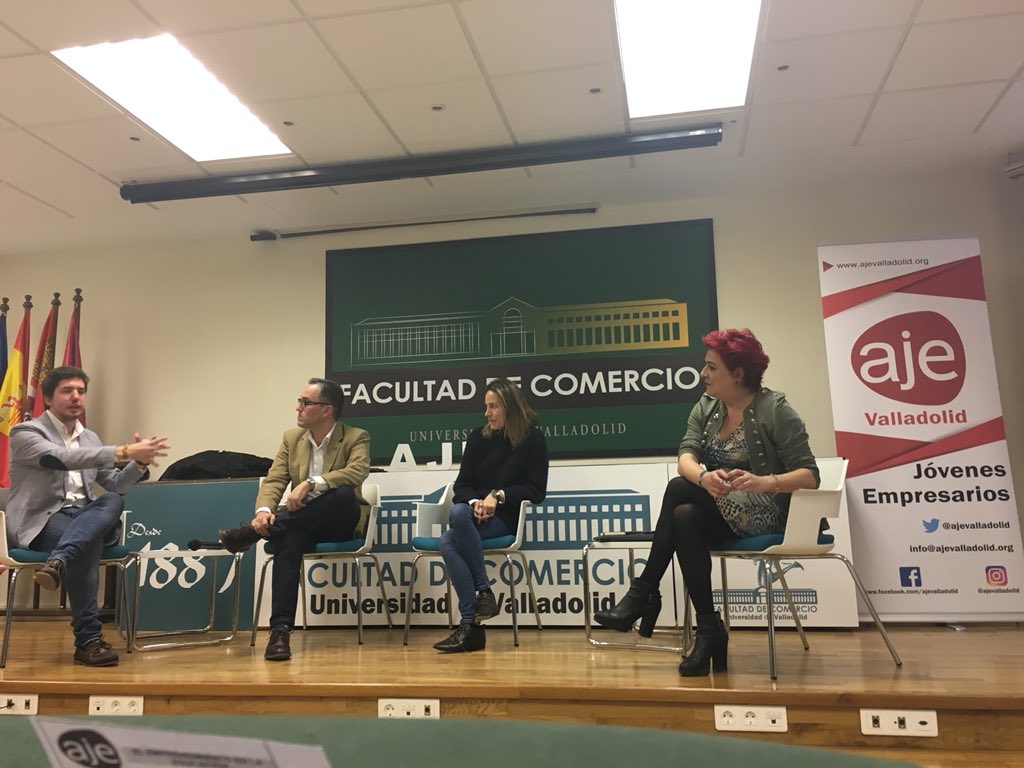 Delecomercio's tweet photo. Hoy ha tenido lugar en la Facultad de Comercio la conferencia: El emprendimiento en la educación. Organizada por Aje Valladolid y  protagonizada por Marta González (creadora de Wallapop ), Olga Martín (Directora de Administración y Comunicación en WINIO) y Pedro Ruiz (UVainnova). https://t.co/euqbs1PRUq